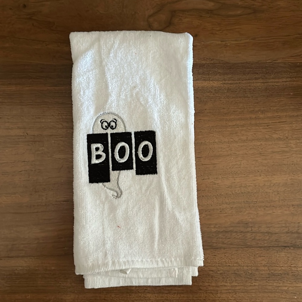Halloween fingertip towel